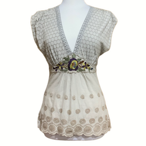 Language Knit Top with Embroidery Accents and Scalloped Hem Size M - NWT